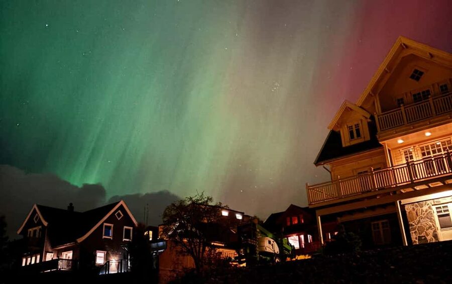 Tromsø: Northern Lights Bus Tour – Chase the Aurora Borealis - Meet at Scandic or Radisson, then get warm fast on the 54-seat coach
