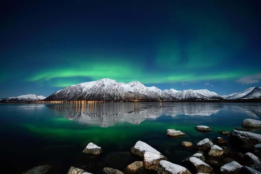 Tromsø: Northern Lights Bus Tour – Chase the Aurora Borealis - How the aurora chase actually works: live forecasts, darker skies, and quick adjustments