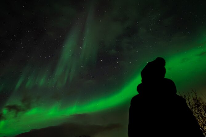 Tromsø: Northern Lights by Minibus - Free Photos and Warm Dinner - How the warm overalls, head lamps, and tripods actually help