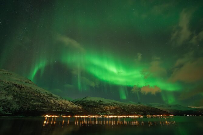 Tromsø: Northern Lights by Minibus - Free Photos and Warm Dinner - The campfire dinner: warm soup, hot drinks, and a cozy reset