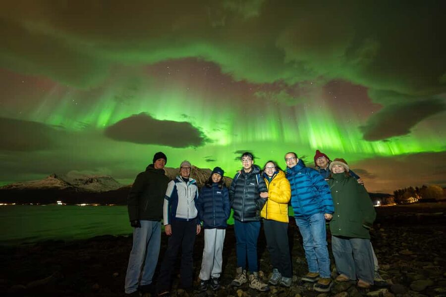 Tromsø: Northern Lights Chase, Local Guide, Foods & Pictures - The van drive and the secret stop: what those early hours are really for