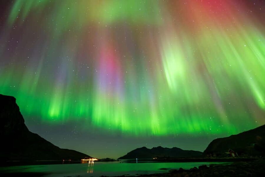 Tromsø: Northern Lights Chase, Local Guide, Foods & Pictures - Professional photos included: portraits and wide-sky shots after the tour