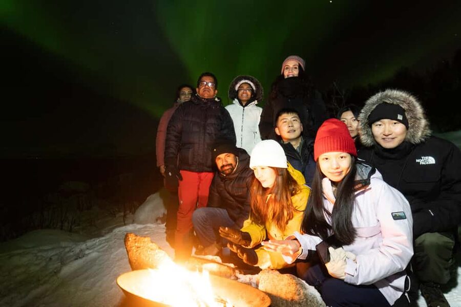 Tromsø: Northern Lights Chase, Local Guide, Foods & Pictures - When the lights do not show right away: how the guides handle reality