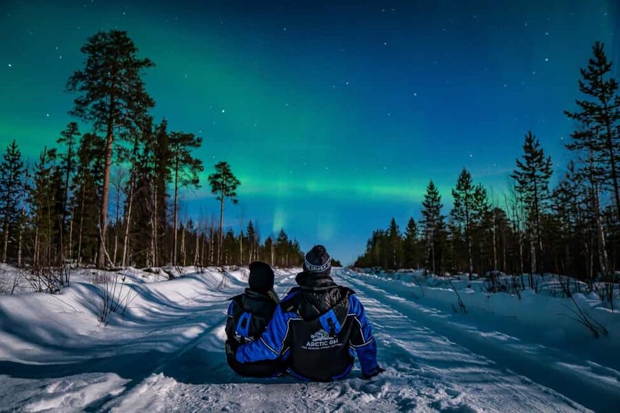 Tromsø: Northern Lights Chase with Expert Aurora Hunters - How expert Aurora Hunters use 24/7 tracking to pick the route
