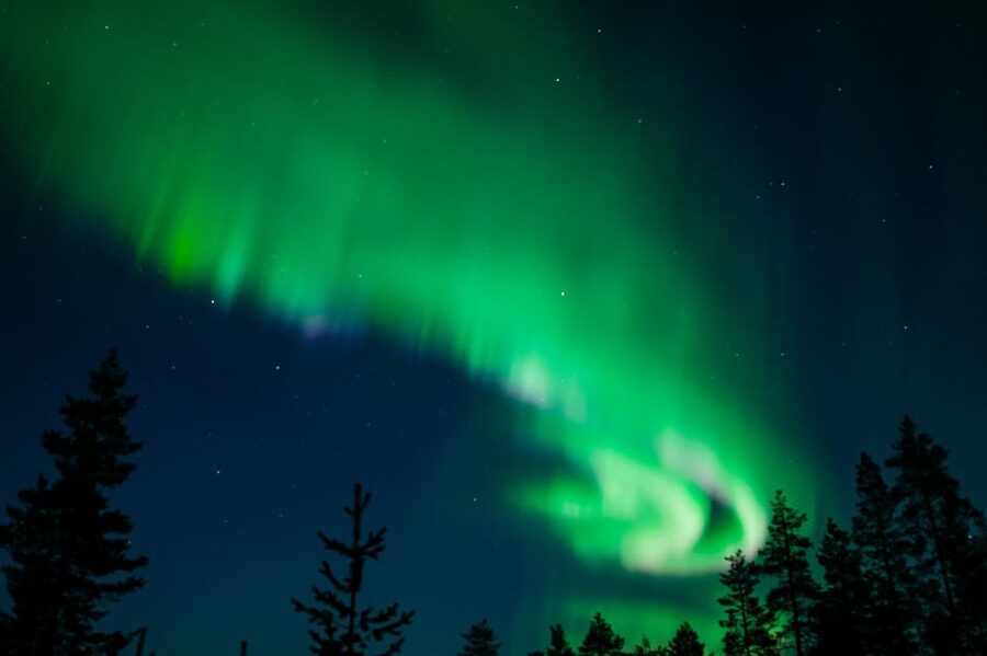 Tromsø: Northern Lights Chase with Expert Aurora Hunters - Photos, thermal gear, and the comforts that make cold nights easier