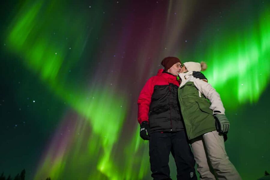 Tromsø: Northern Lights Chase with Expert Aurora Hunters - Meeting in Tromsø and staying comfortable on the heated ride