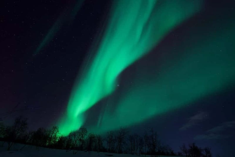 Tromsø: Northern Lights Chase with Local Guide & Free Photos - Photo stop plus free professional aurora photos you can actually use