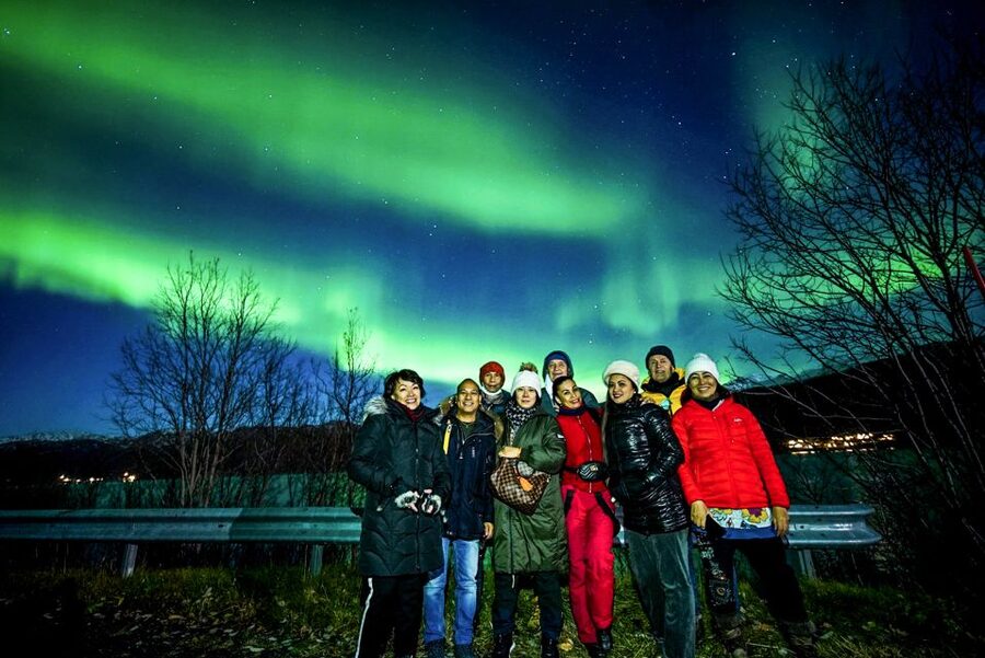 Tromsø: Northern Lights Chase with Photos and Bodysuits - Kilpisjärvi Stop: Tea, Quick Photos, and Settling In