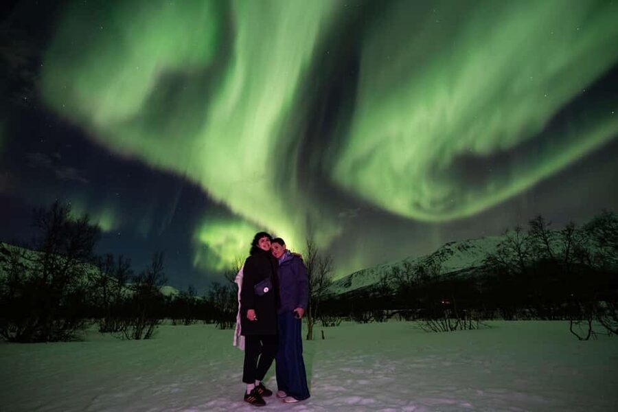 Tromsø: Northern Lights Chase with Photos and Guide - Crossing into Finland when the weather opens up