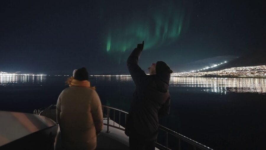Tromsø: Northern Lights Cruise with 2nd Chance Guarantee - What to wear and what not to bring on this boat night
