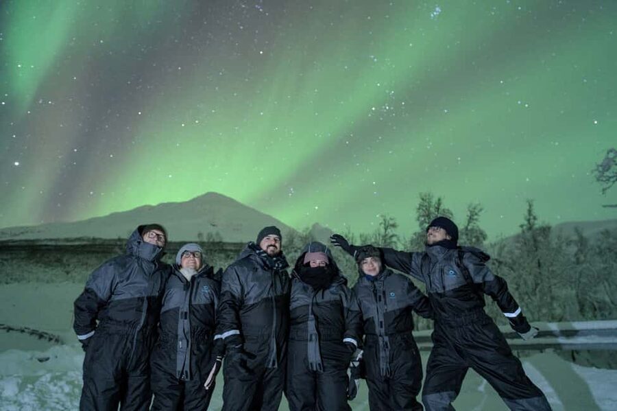 Tromsø: Northern Lights Hunt with a Professional Photographer in Spanish - Why this 7-hour Aurora hunt feels like the right size for Tromsø