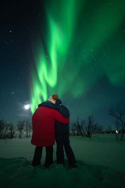 Tromsø: Northern Lights in a Minivan with Free Photos and a Hot Meal - Warm Overalls, Headlamps, and the Tripod Stuff That Saves Photos