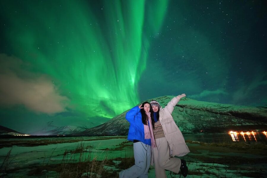 Tromso: Northern Lights Minibus Tour with Campfire - Key points before you go