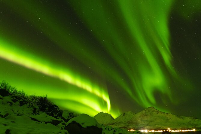 Tromsø: Northern Lights Minibus Tour with Expert Guides - The aurora chase plan around Tromsø, with multiple chances to spot lights