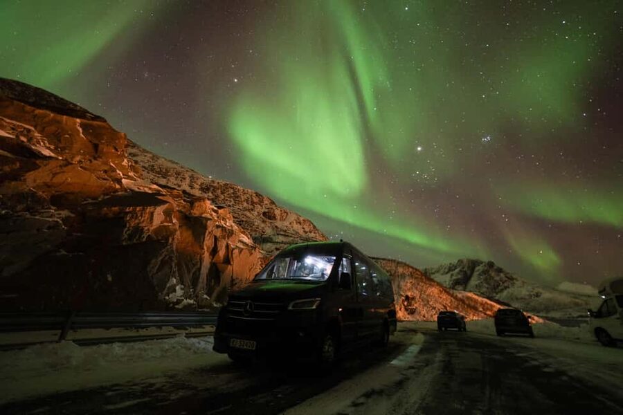 Tromsø: Northern Lights Minibus Tour with Local Experts - Key highlights worth your attention