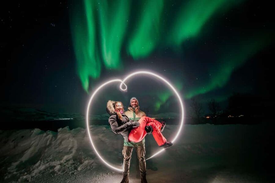 Tromsø: Northern Lights Pioneer Tour with Photos Included - Photo Time With a Real Photographer, Not Just Tips