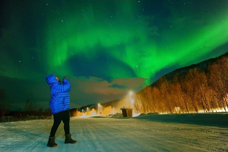 Tromsø: Northern Lights Tour (Max 8) Pickup + Finland - Your 8 Hours in the Field, Pickup to Return in Tromsø