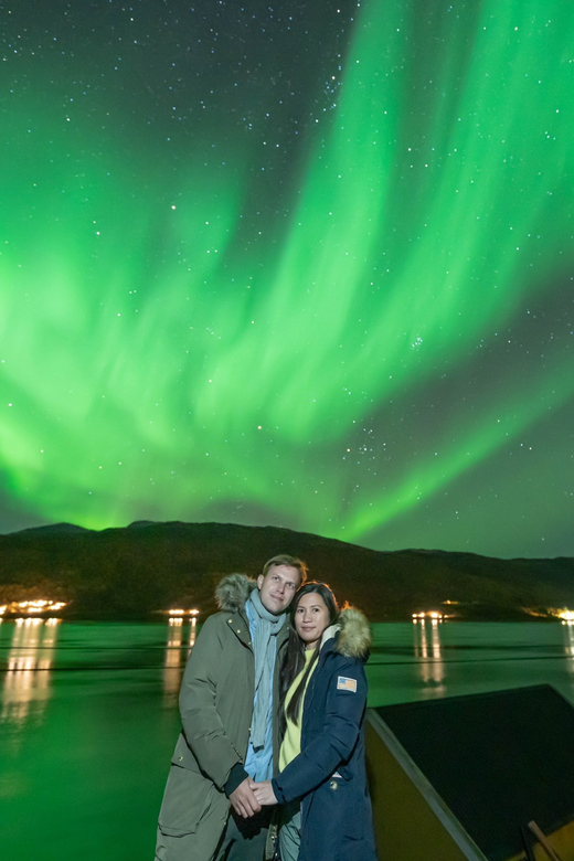 Tromsø: Northern Lights Tour w/Photo, Suits and Local Guide - The Small Group Advantage: Max 8 People Changes the Whole Night