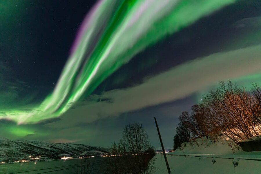 Tromsø: Northern Lights Tour w/Photo, Suits and Local Guide - Warm Suits, Snacks, and Hot Drinks: Arctic Comfort Is Part of the Plan