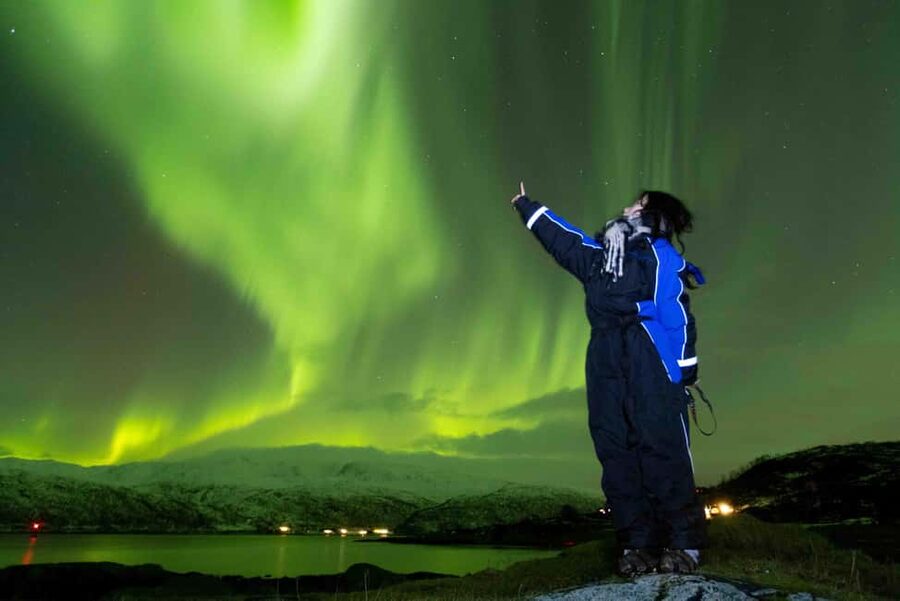 Tromsø: Northern Lights Tour with Dinner and Native Guide - Key things to know