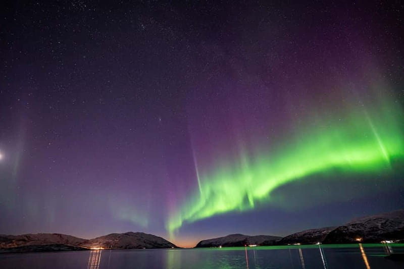 Tromsø: Northern Lights Tour with Hot Drinks and Snacks - How the Tromsø Northern Lights Chase Stays Comfortable for 6 Hours