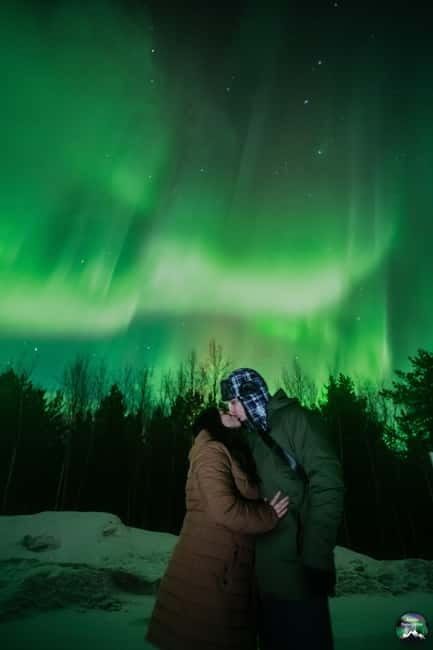 Tromsø: Northern Lights Tour with Hot Drinks and Snacks - Campfire Warmth, Marshmallows, and the Photo Moment