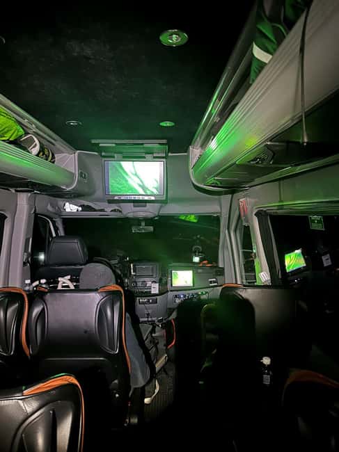 Tromsø: Northern Lights Tour with Photos, Hot Meal & Drinks - Value for $229: What You Get Besides the View