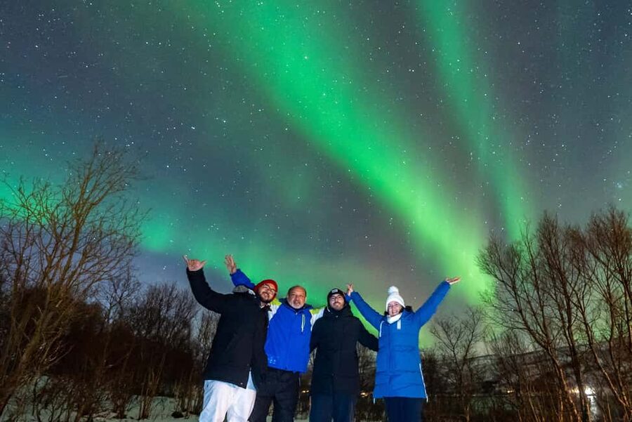 Tromsø: Northern Lights Tour with Photos, Hot Meal & Drinks - Smart Aurora Tracking, Real-Time Decisions, and Why It Matters