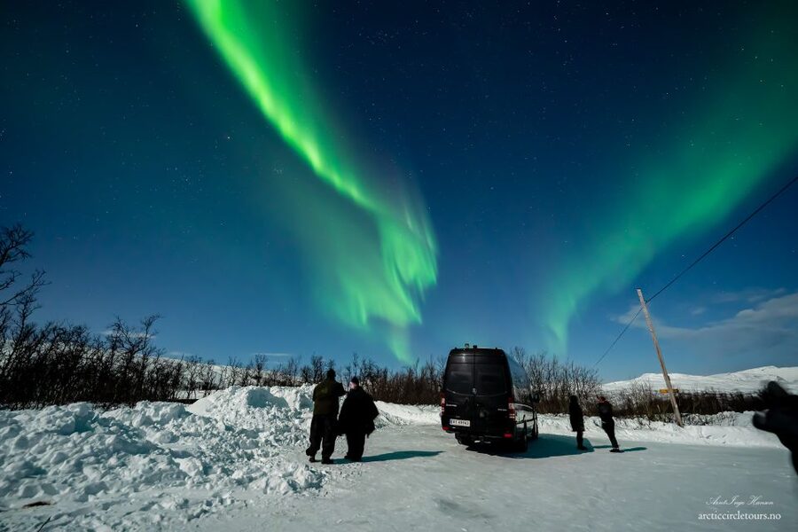 Tromsø: Northern Lights Tour with Photos, Hot Meal & Drinks - When the Northern Lights Actually Appear, and How Photo Help Changes Everything