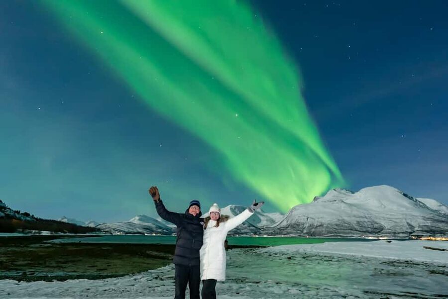 Tromsø: Northern Lights Tour with Photos, Hot Meal & Drinks - Finland Chasing and Why You May Drive Farther Than You Expect