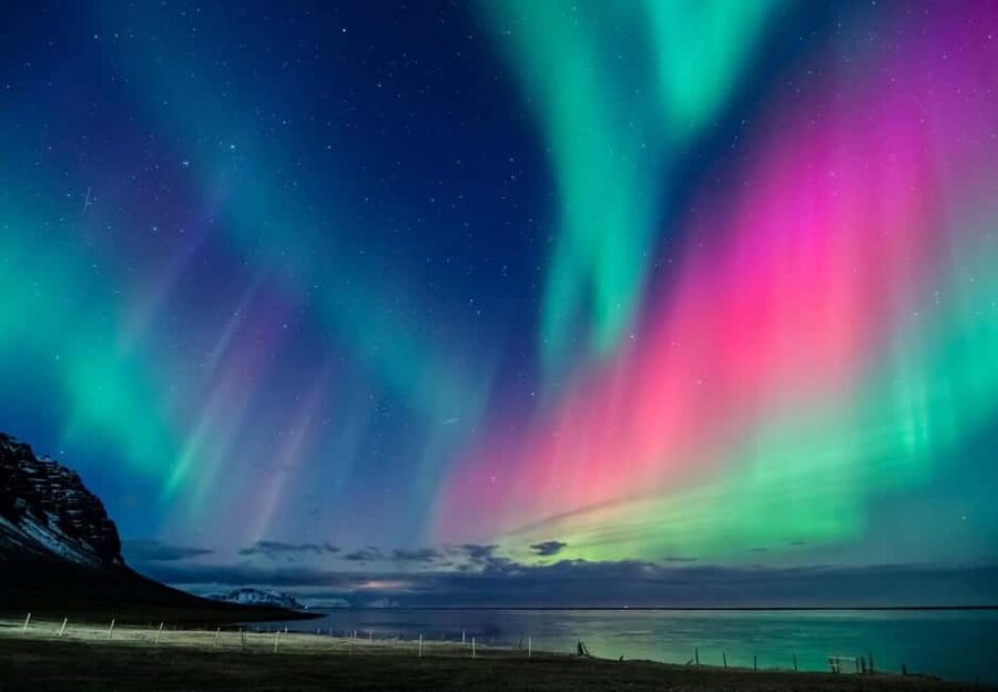 Tromsø: Northern Lights Tour with Photos & Snacks - Pro Aurora photos: how the photographer helps you get shots, not just views