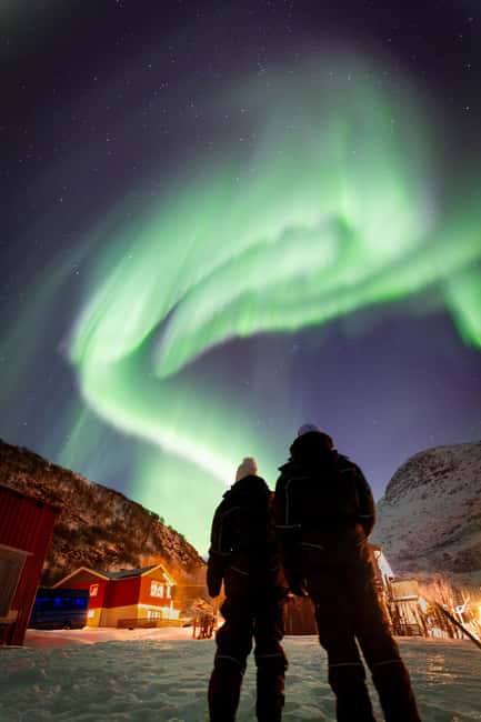 Tromsø: Northern Lights Tour with Sámi & local guides - Private camp setup: bonfire warmth and low light pollution