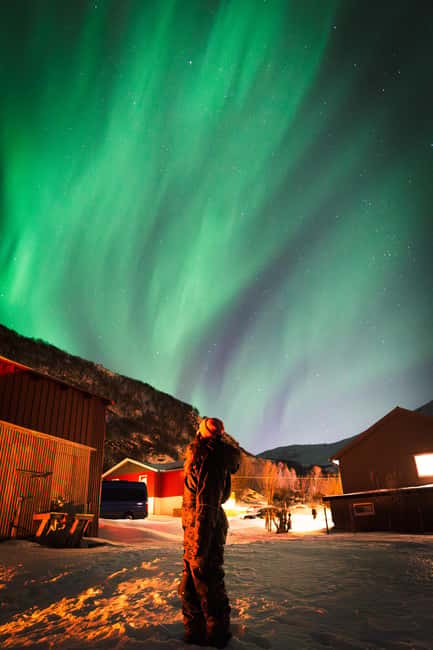 Tromsø: Northern Lights Tour with Sámi & local guides - What a typical 6-hour Tromsø aurora night feels like