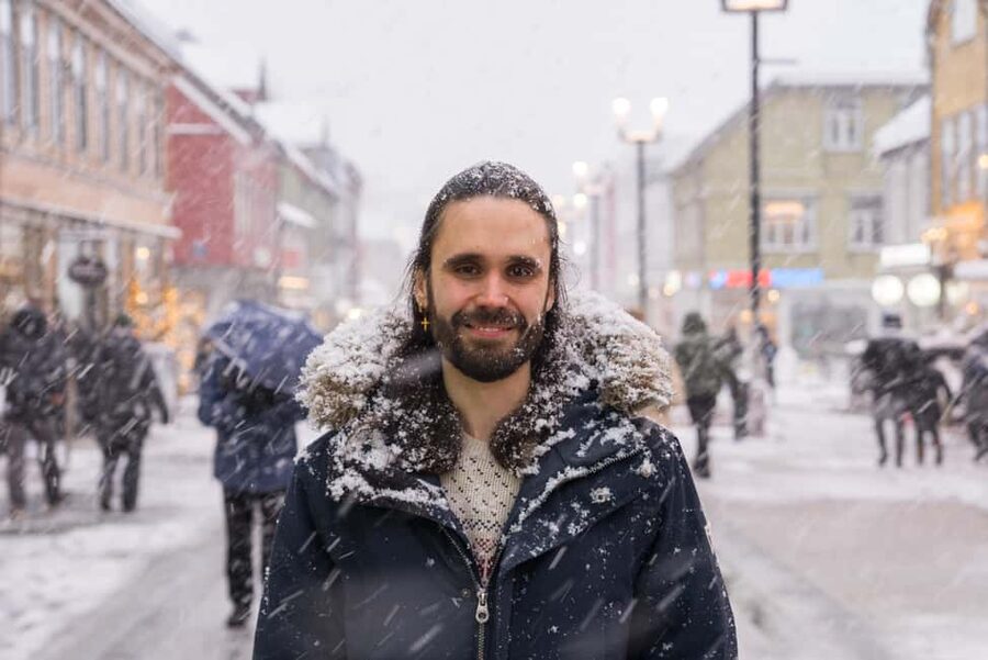 Tromsø: Old Town and Polar Museum Tour with English-speaking tour guide - Where you meet Mirko, and why the exact cathedral matters