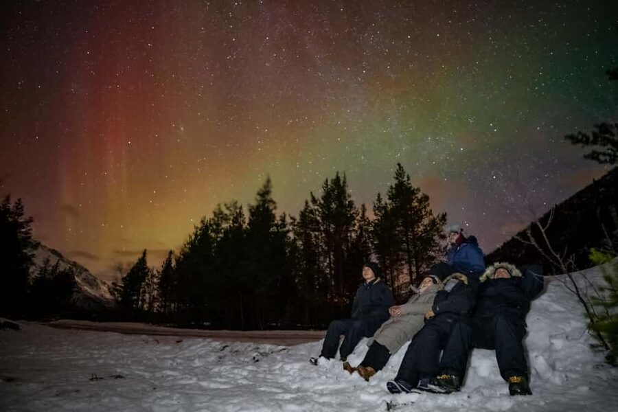 Tromsø: Premium Northern Lights Tour Small Group 8 Guests - Communication Before You Go, Using WhatsApp