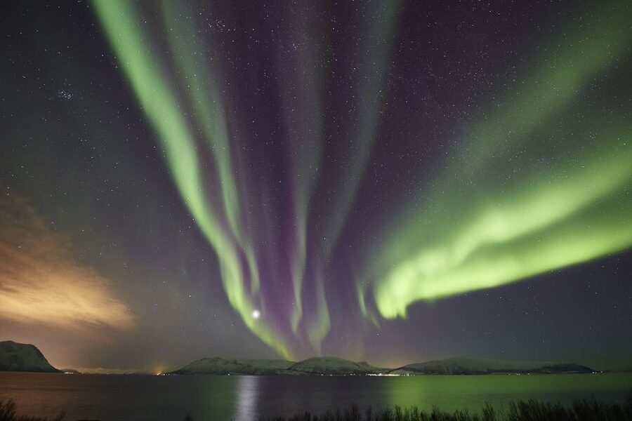 Tromsø: Private 6-Hour Aurora Chase by Minivan - Private Aurora Hunting by Minivan in 6 Hours