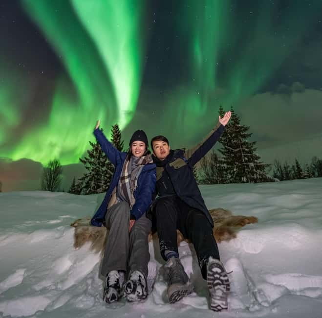 Tromsø: Private Northern Lights Chase 2-8 guests - Prime viewing areas away from city glow