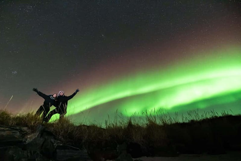 Tromsø: Private Northern Lights Chase 2-8 guests - Pickup, minivan time, and choosing your night’s pace