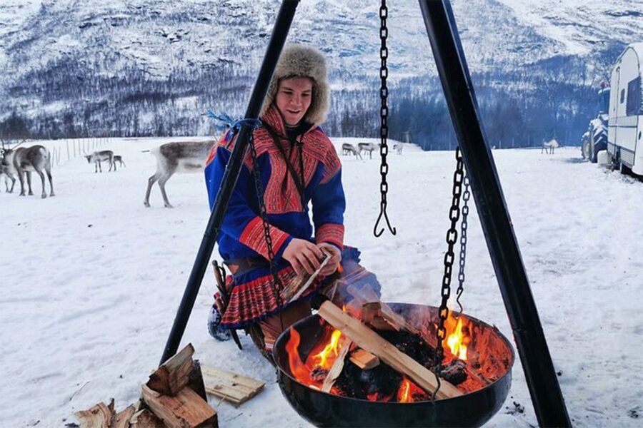 Tromsø: Reindeer Experience at a Sami Camp - Snacks, coffee, and what to pack so you don’t suffer