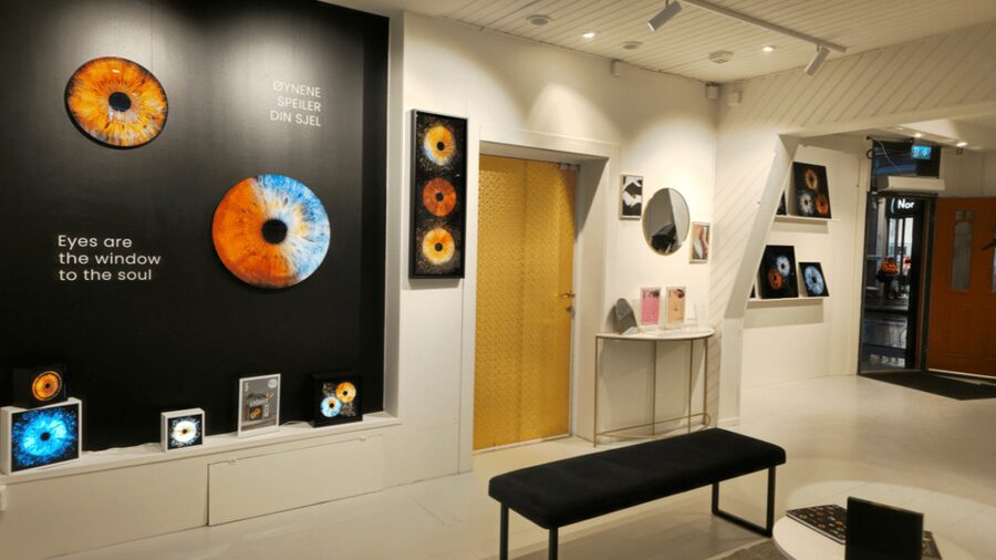 Tromsø: Reveal Your Eye Experience at the Iris Galerie - Iris Galerie Tromsø: an eye portrait you can actually take home