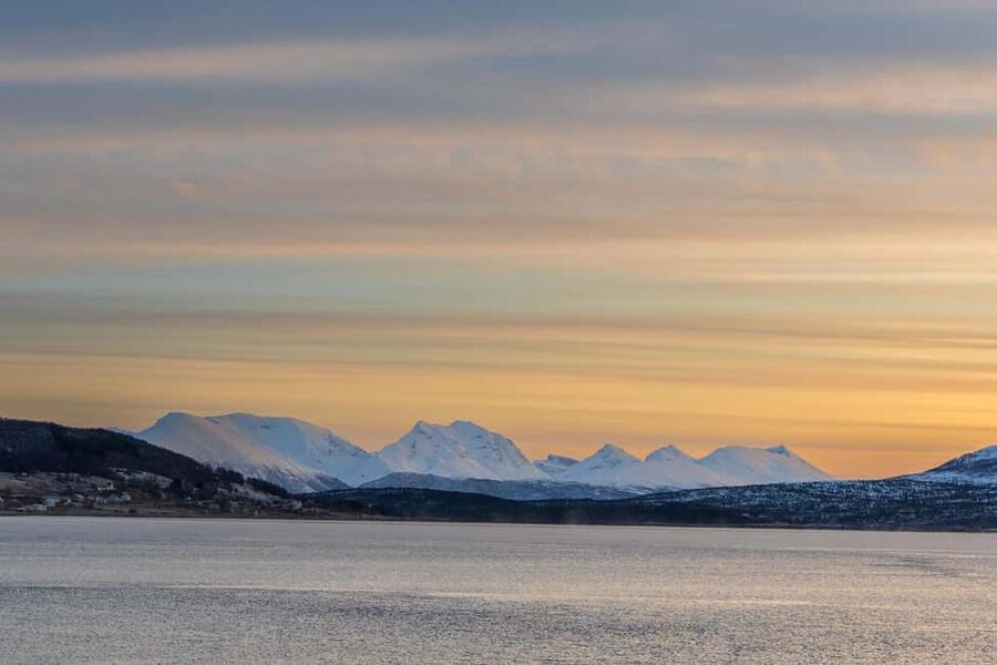 Tromsø: Senja Fjord Tour in Chinese/English Small-Group - Transportation and timing: how the 9 hours actually feel