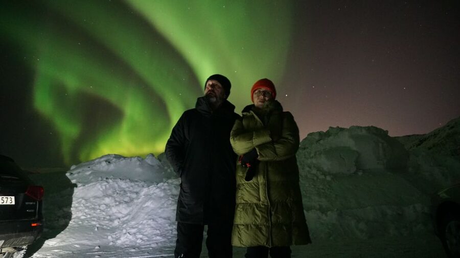 Tromsø: Small group Aurora Borealis - Transport and logistics: what small group really means on a cold night
