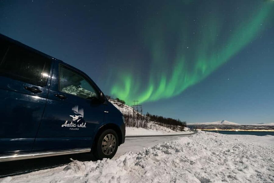 Tromsø: Small-Group Northern Lights Chase by Van with Photos - Key things that make this Northern Lights chase work