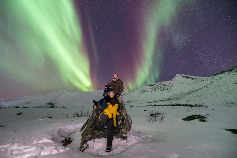 Tromsø: Small-Group Northern Lights Chase by Van with Photos - Van comfort and a warm plan for the Arctic cold