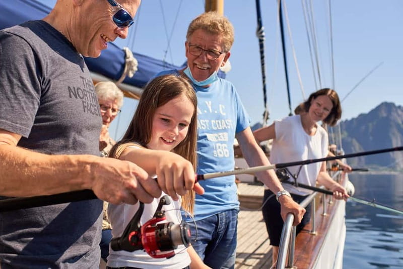 Tromsø: Small Group Sea-to-Table Fishing Experience - Practical tips so your day goes smoothly