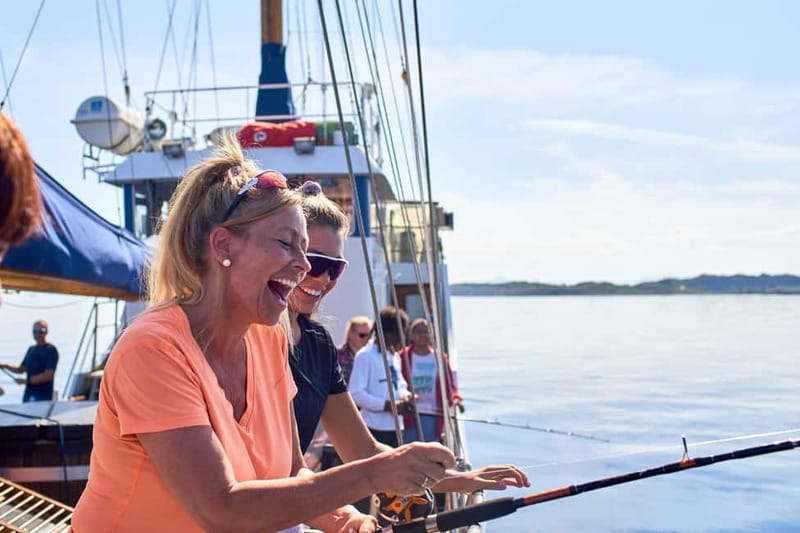 Tromsø: Small Group Sea-to-Table Fishing Experience - Comfort, safety, and crew service that makes it easier for beginners