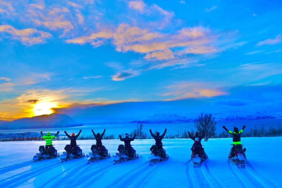 Tromsø: Snowmobile Tour with Aurora Crystal Lavvo Stay - Key things that make this tour work
