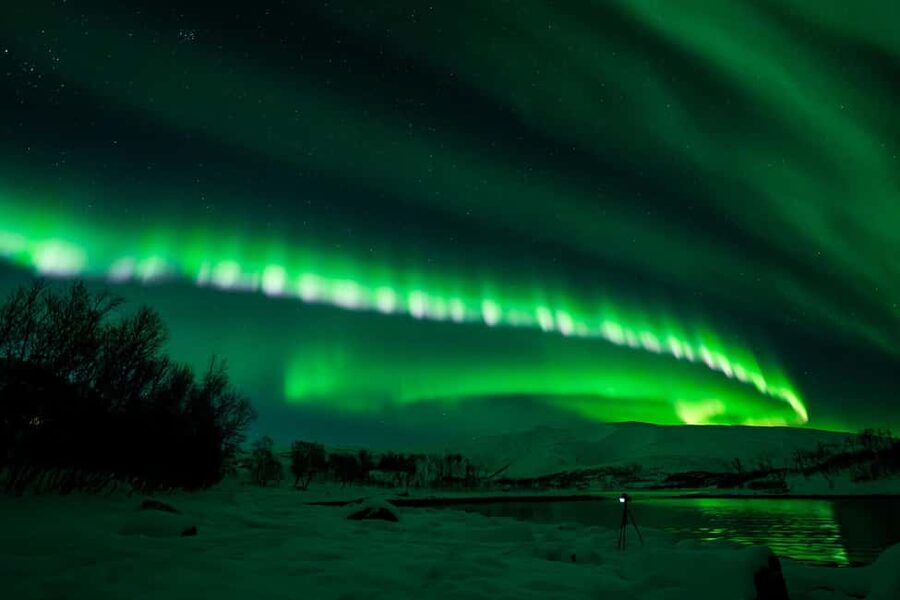 Tromsø: Unlimited Northern Lights Chase Across Borders - Photography: Guide with DSLR Photos Included