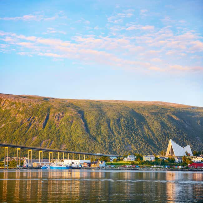 Tromsø: Walking Tour with Museum Visit - Tromsø in 150 minutes, why this combo tour works