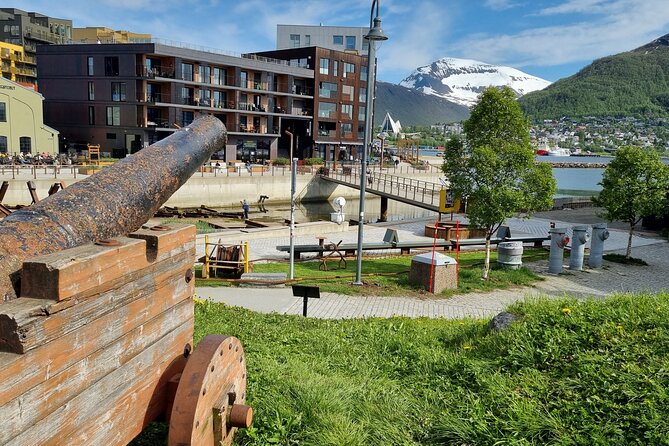 Tromso Walking Tour with Treasure Hunt and Arctic Cathedral Visit - Why the Arctic Cathedral Moment Feels Special (Especially If You Time It Right)